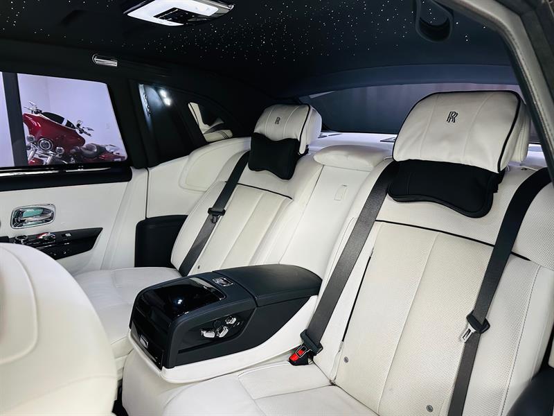 Rolls Royce Phantom 23