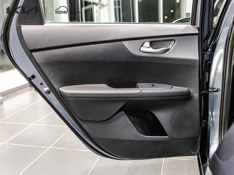 2020 Kia Forte - Image 12