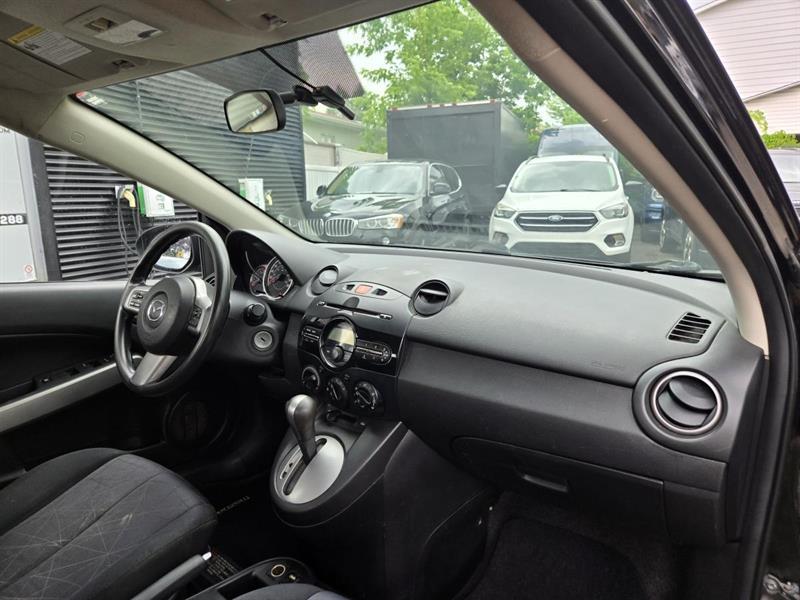 2013 Mazda Mazda2 - Image 9