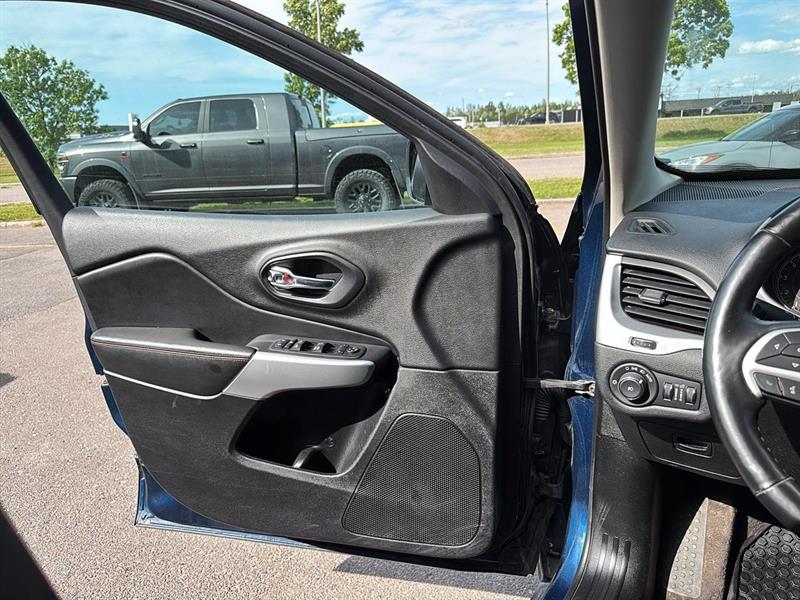 jeep Cherokee 2018 - 11