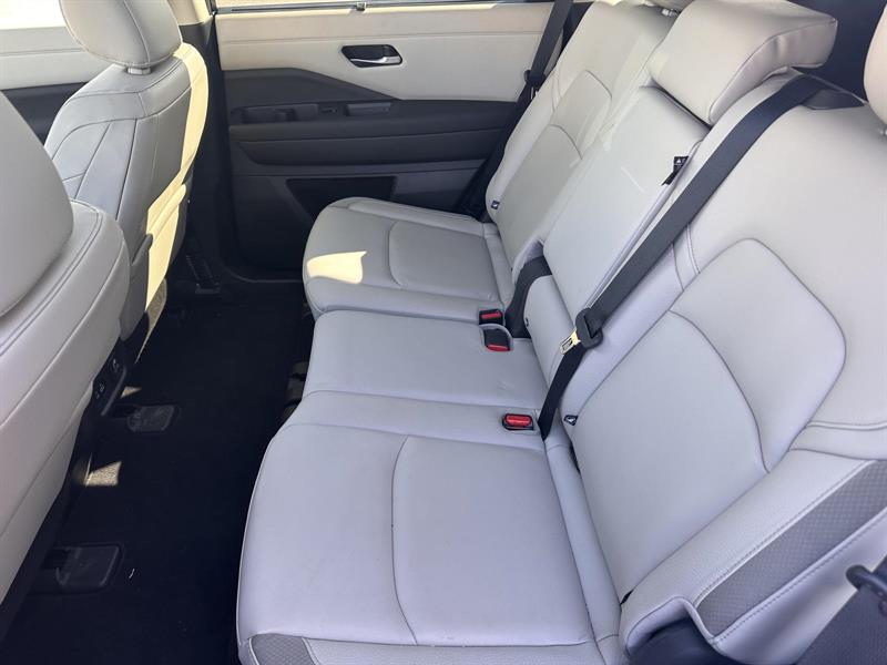 nissan Pathfinder 2022 - 26
