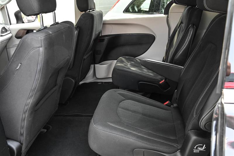 2023 Chrysler Grand Caravan - Image 11