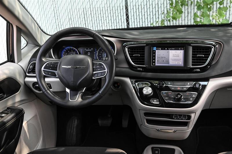 2023 Chrysler Grand Caravan - Image 14