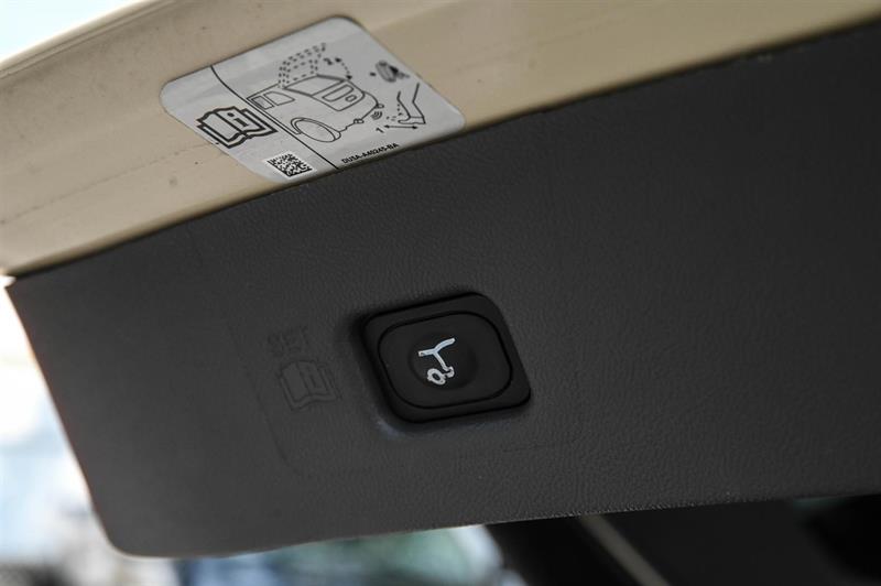 2018 Lincoln MKX - Image 25