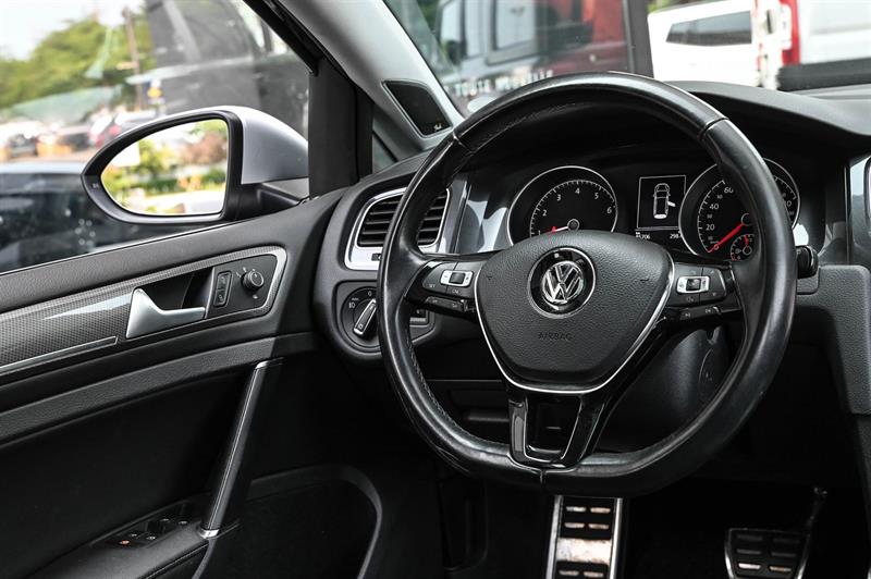 2018 Volkswagen Golf - Image 16