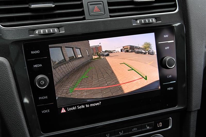 2018 Volkswagen Golf - Image 22