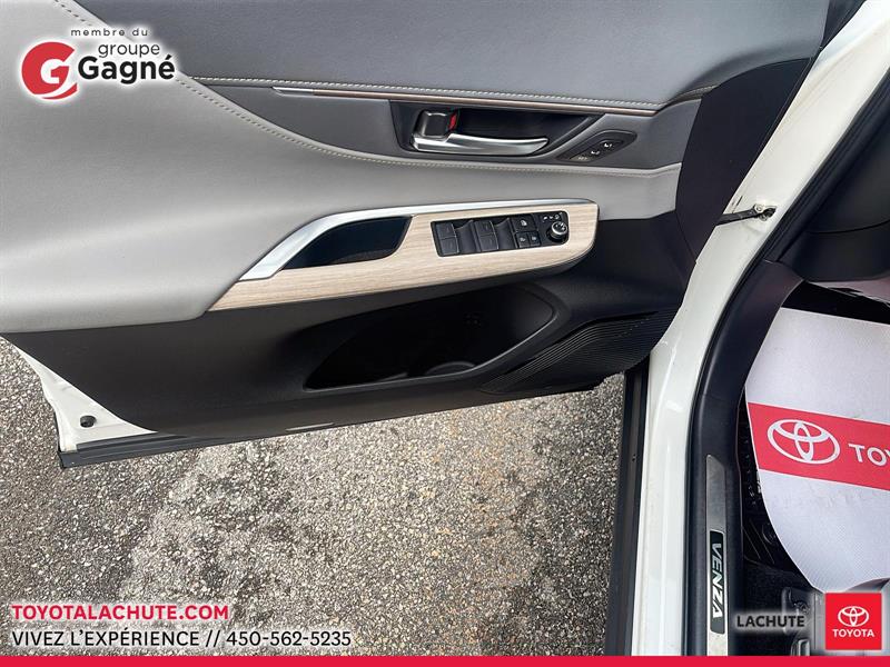 toyota Venza Hybrid 2021 - 10