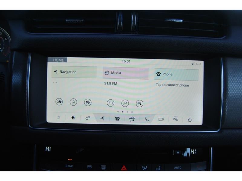 2020 Jaguar XF - Image 16