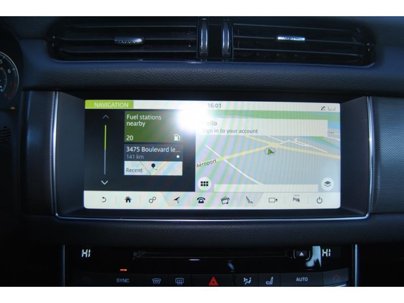 2020 Jaguar XF - Image 17