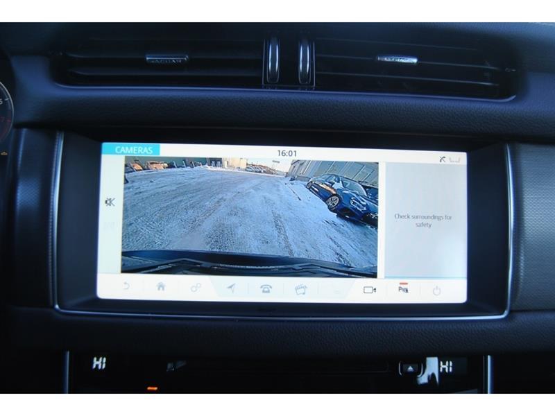 2020 Jaguar XF - Image 18