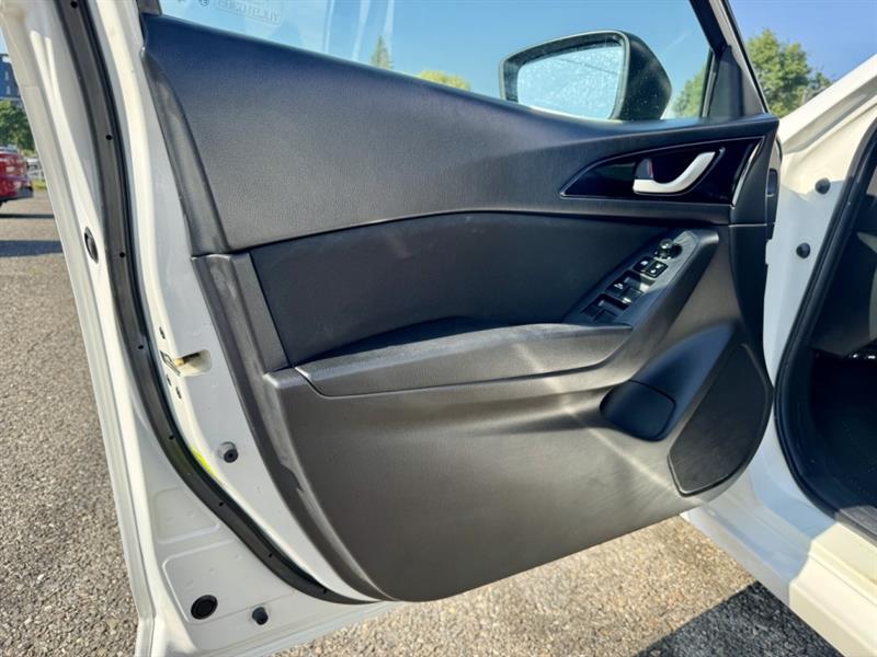 mazda Mazda3 2016 - 9