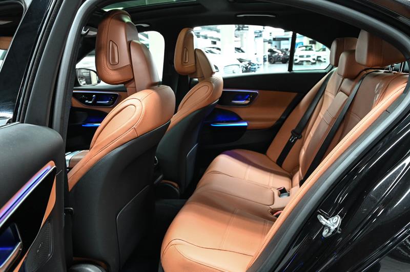 mercedes-benz C300 2023 - 19