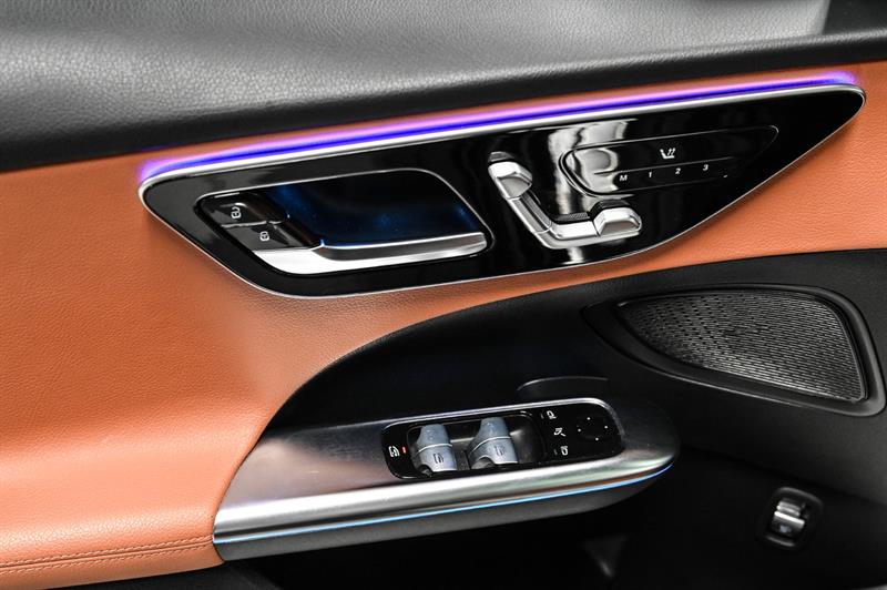 mercedes-benz C300 2023 - 22