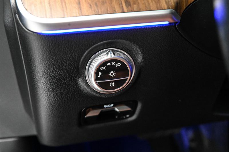 mercedes-benz C300 2023 - 23