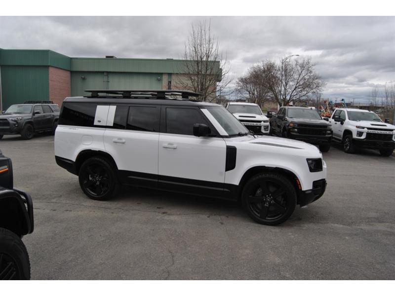 2023 Land Rover Defender - Image 6