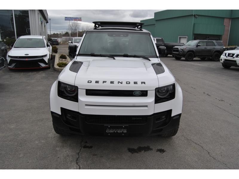 2023 Land Rover Defender - Image 8