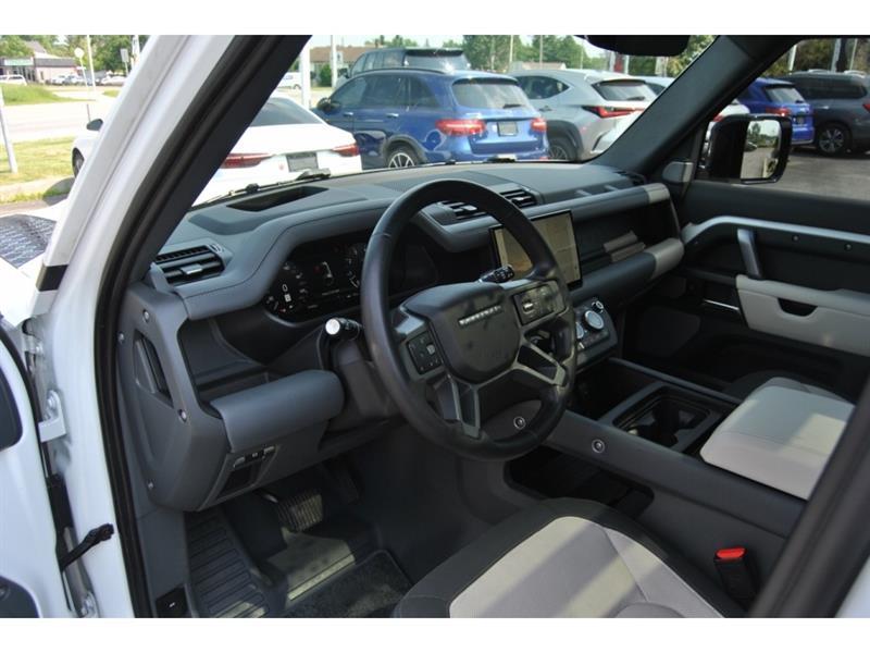 2023 Land Rover Defender - Image 15