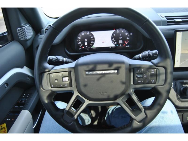 2023 Land Rover Defender - Image 16