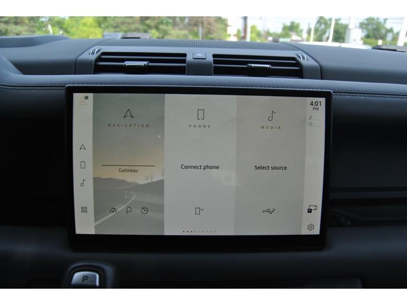 2023 Land Rover Defender - Image 19