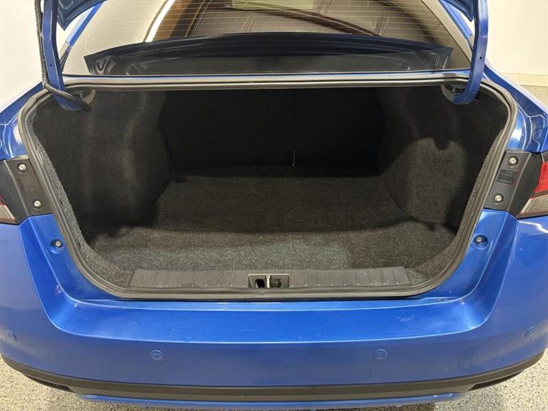 nissan Versa 2021 - 16