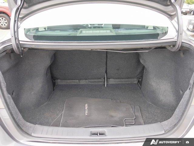 nissan Sentra 2019 - 12