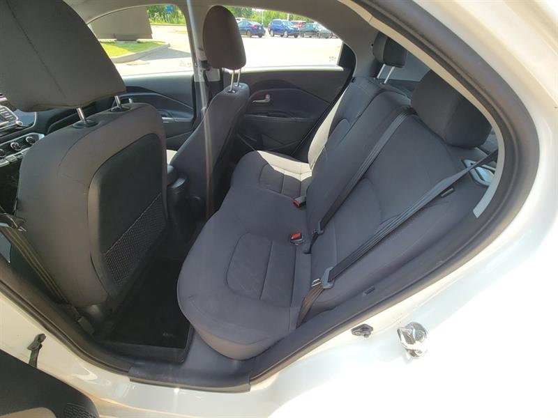 kia Rio 2016 - 8