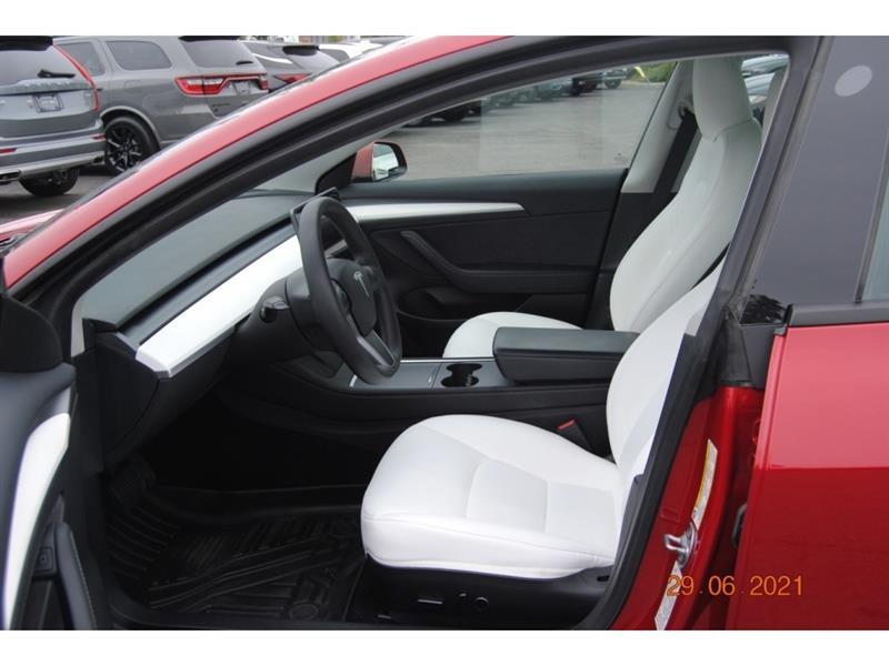 2023 Tesla Model 3 - Image 11
