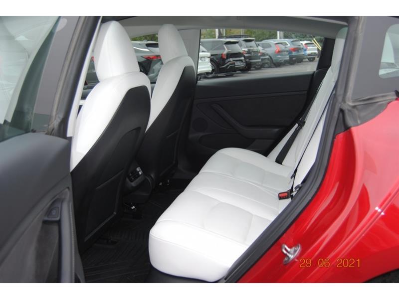 2023 Tesla Model 3 - Image 12