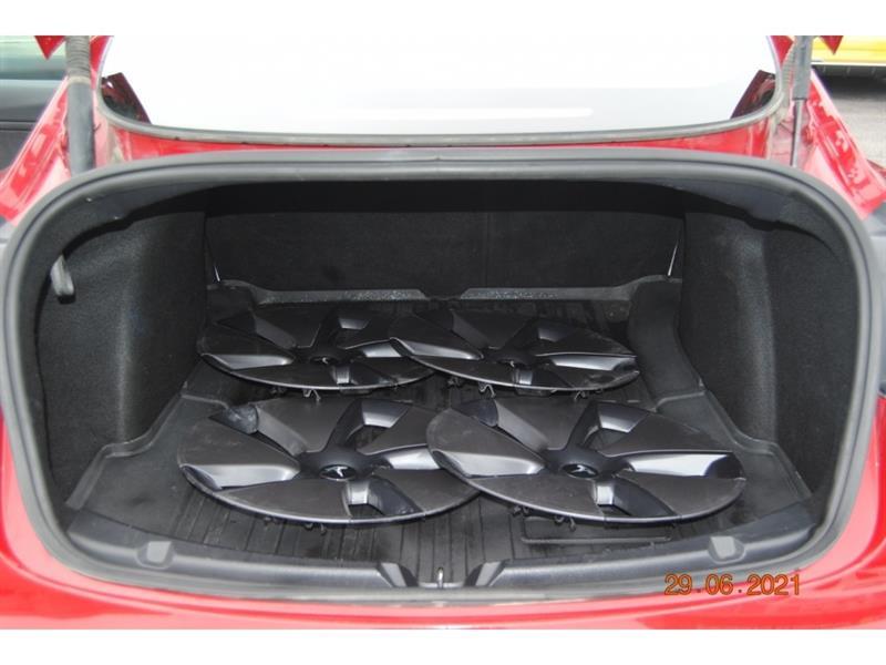 2023 Tesla Model 3 - Image 13