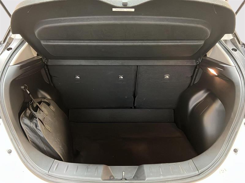 nissan LEAF 2023 - 12