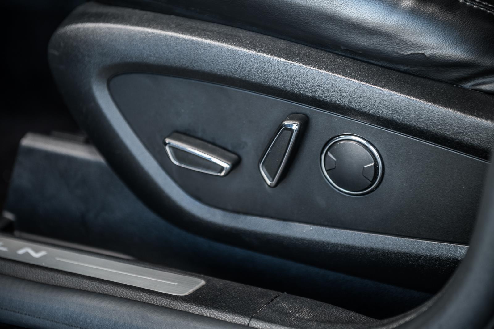 lincoln MKC 2017 - 24