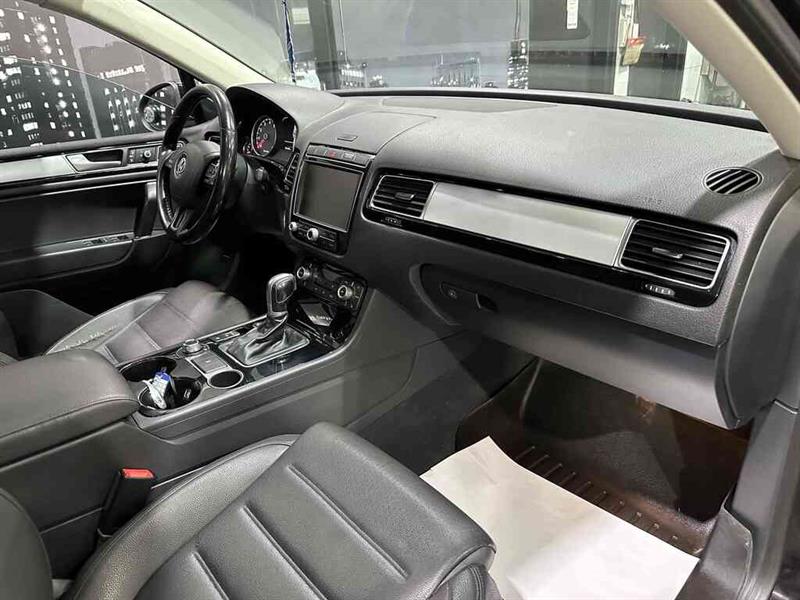 volkswagen Touareg 2017 - 11