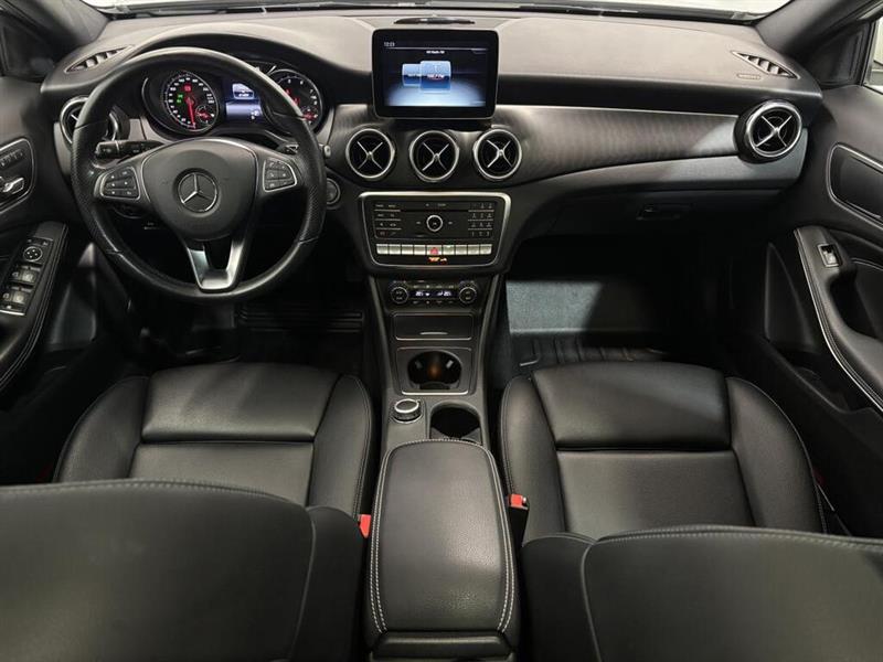 mercedes-benz GLA250 2019 - 9