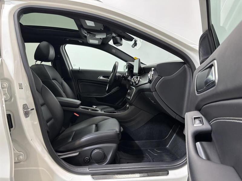 mercedes-benz GLA250 2019 - 13