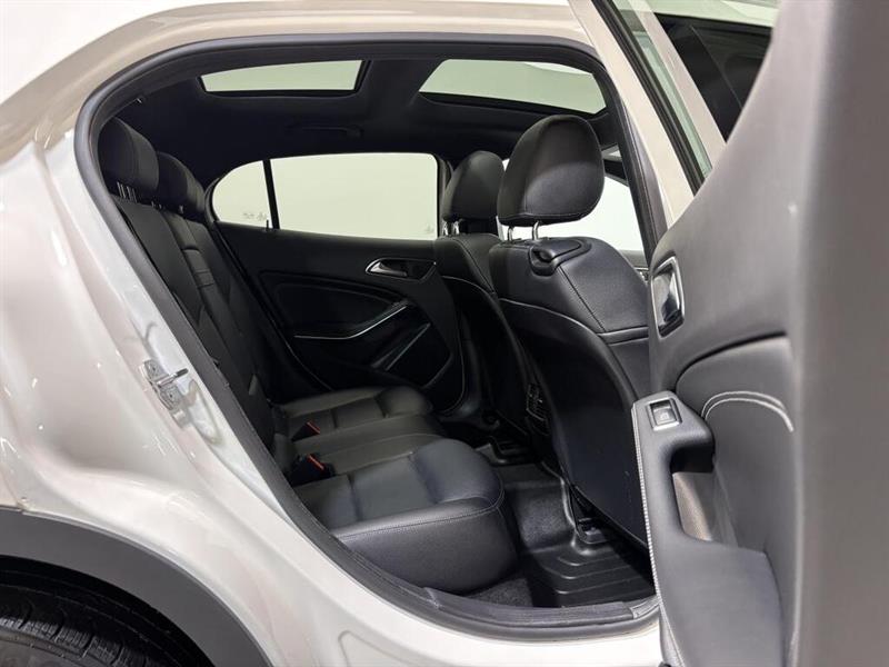 mercedes-benz GLA250 2019 - 15