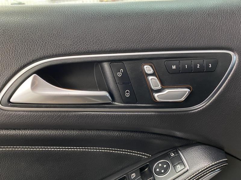 mercedes-benz GLA 2019 - 33