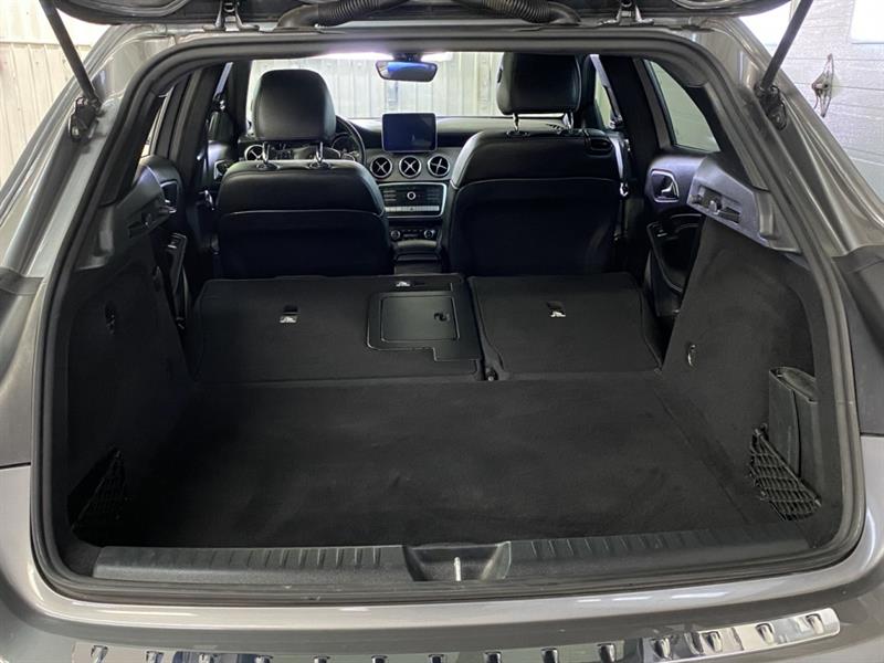 mercedes-benz GLA 2019 - 36