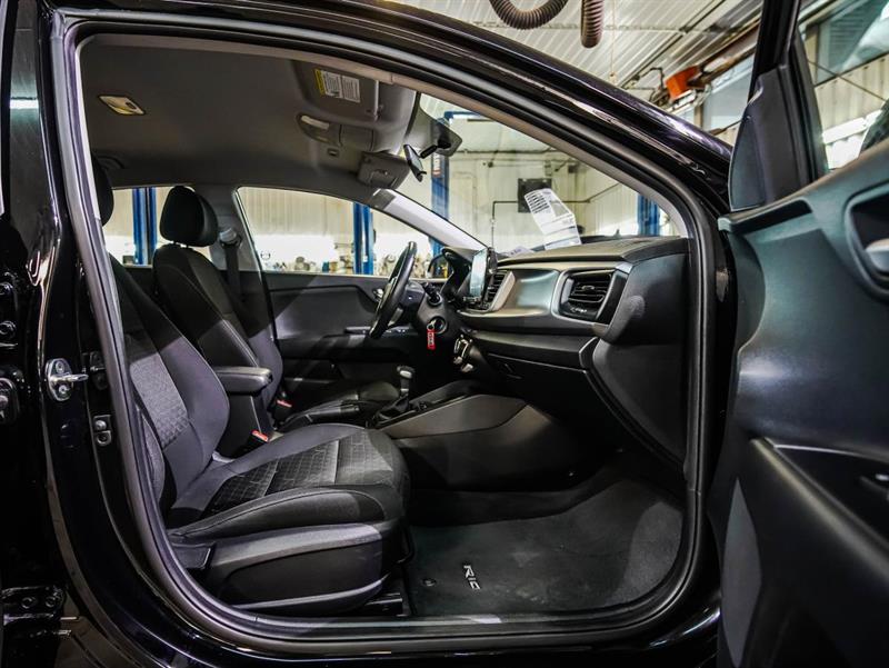 kia Rio5 2023 - 16
