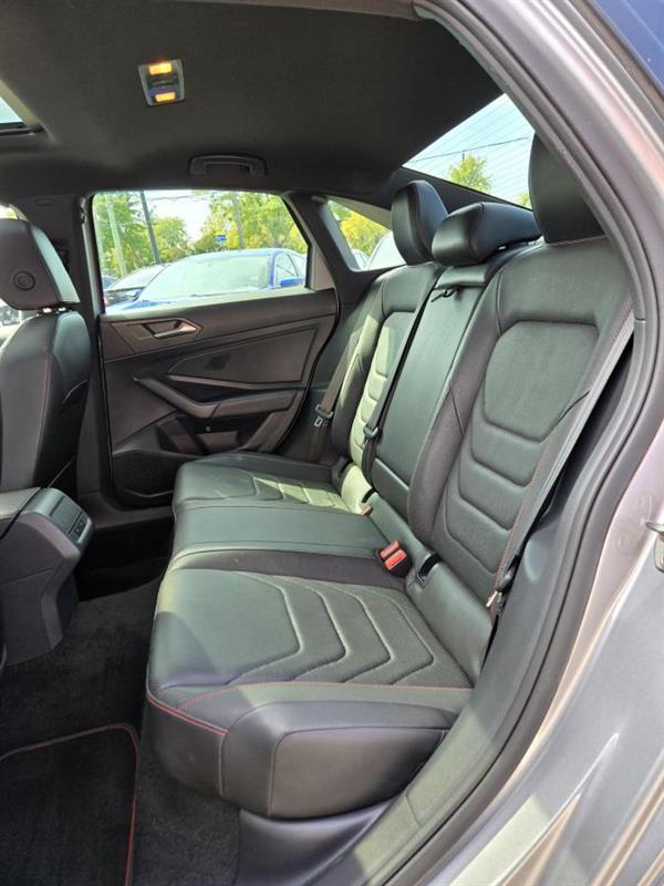 volkswagen Jetta 2019 - 14