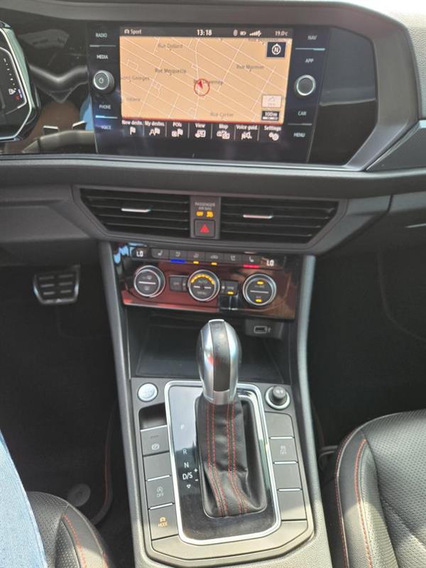 volkswagen Jetta 2019 - 22