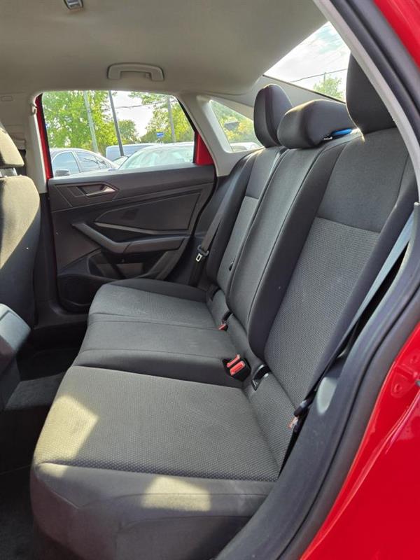 volkswagen Jetta 2019 - 13