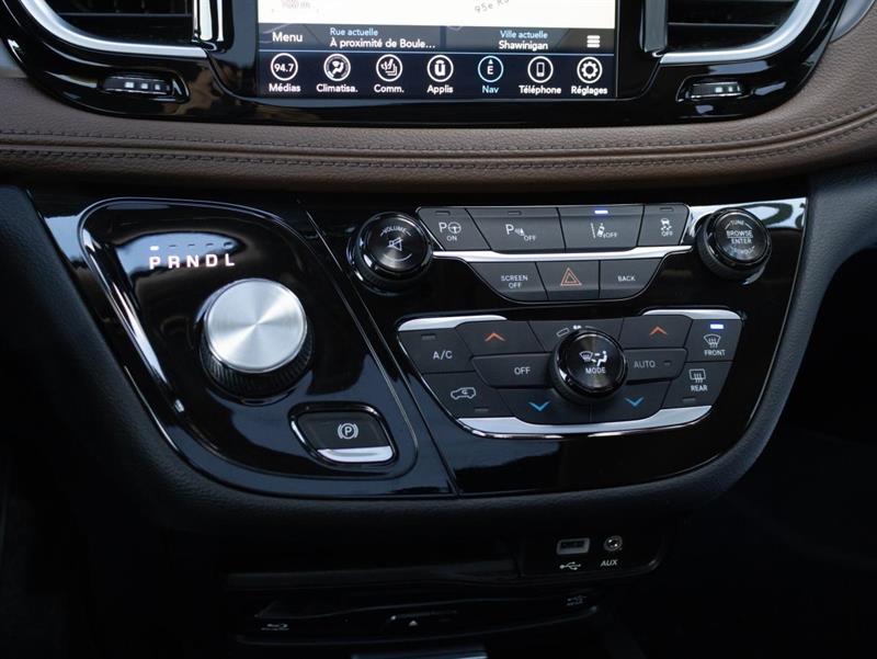chrysler Pacifica 2017 - 23