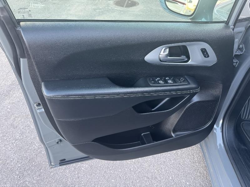 chrysler Pacifica 2022 - 11