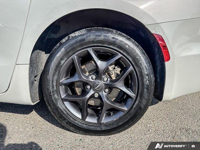 chrysler Pacifica 2020 - 18