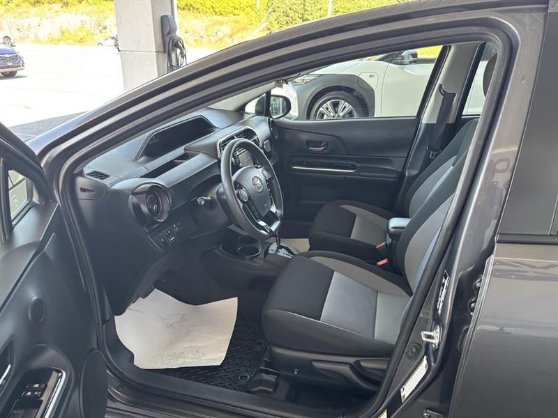 toyota Prius c 2019 - 11
