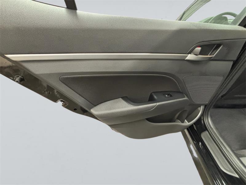 hyundai Elantra 2020 - 18