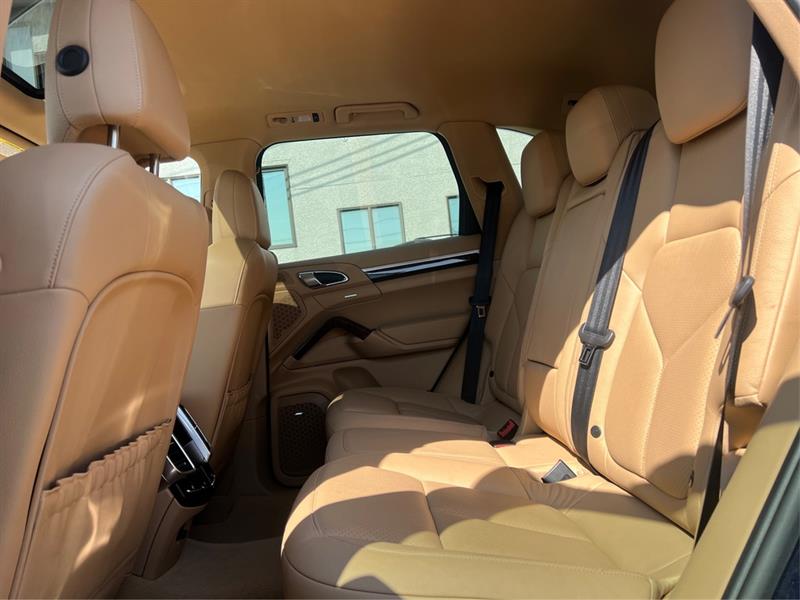porsche Cayenne 2012 - 10