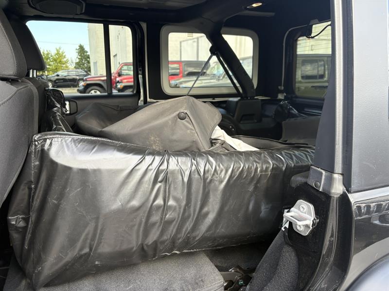 jeep Wrangler 2023 - 21