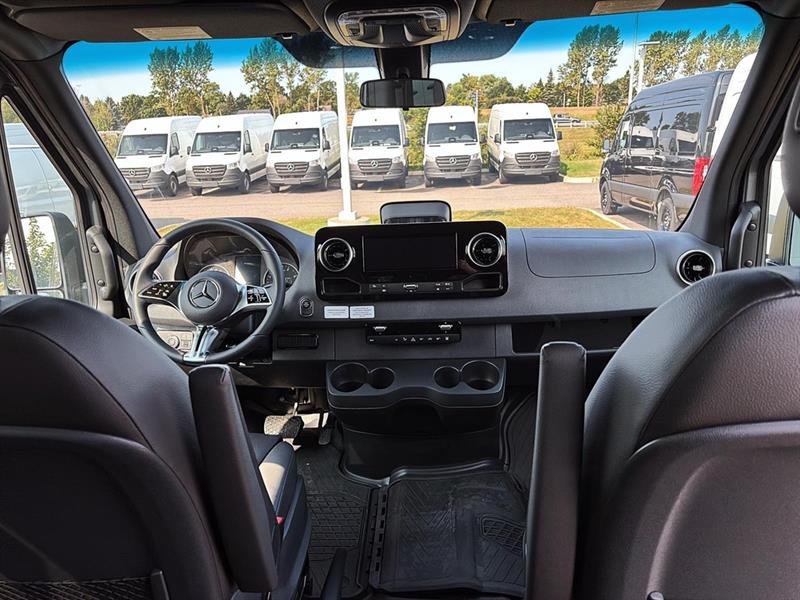 mercedes-benz Sprinter Passenger Van 2025 - 16