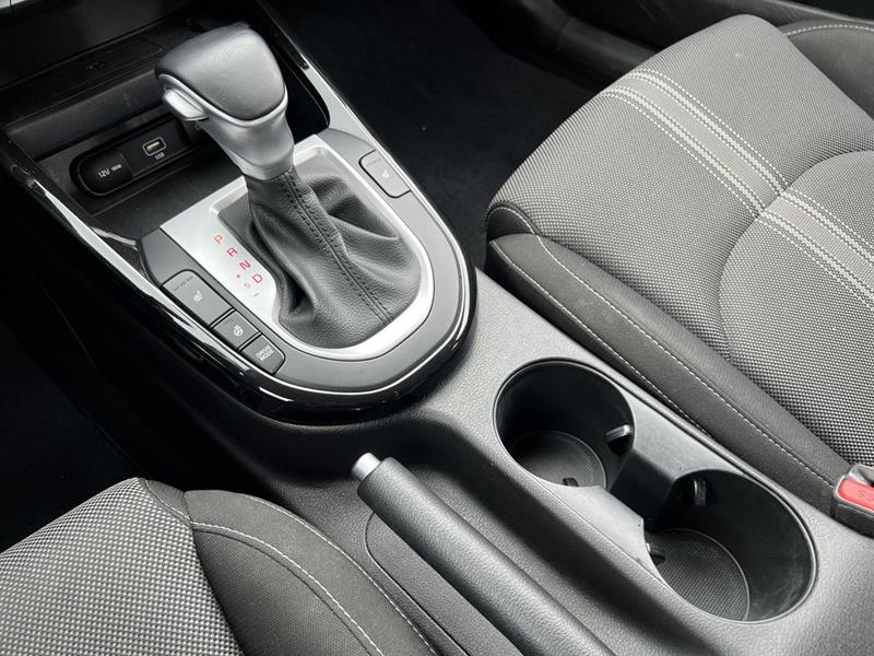 kia Forte 2023 - 32